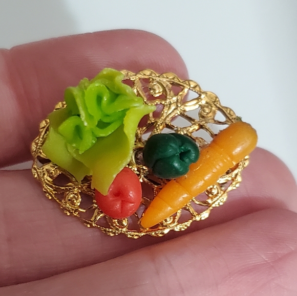 Brooch veggies handmade vintage very unique different 3D spring gold filigree - Picture 1 of 9